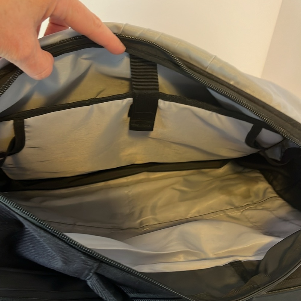 Adidas Black Laptop Bag Commuter Satchel Tote with Adjustable & Removable Strap - Picture 13 of 16